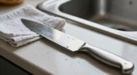 avoid storing wet knives