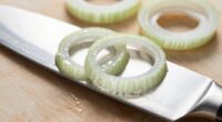 reducing onion slicing sticking