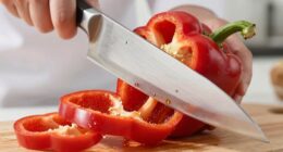 knife wobbling during slicing